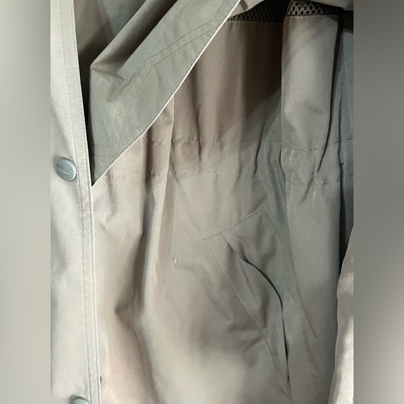 Women’s L.L.Bean Trench Coat Size Large - Picture 5 of 9